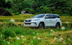 Toyota Fortuner tiếp tục nhận khuyến mãi trong tháng 7, sửa soạn đón bản nâng cấp sắp về