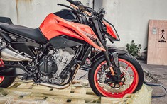 Naked bike KTM 790 Duke mang sức mạnh 105 mã lực chốt giá tại Việt Nam