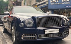 Đã bị khai tử nhưng Bentley Mulsanne EWB vẫn về Việt Nam với màu sơn xanh hàng độc