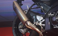 Nghe ống xả Akrapovic trên Honda CBR1000RR-R Fireblade "hú hét" với màn nẹt pô Redline