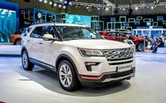 Tìm khách giữa mùa xe lắp ráp lên ngôi, đại lý giảm giá Ford Explorer tới gần 100 triệu đồng