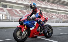Giá xe Honda CBR1000RR-R 2020 mới nhất tháng 8/2020