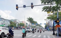 Lỗi vượt đèn vàng ô tô mới nhất 2020: Có thể bị phạt đến 5 triệu đồng