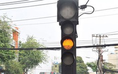 Lỗi vượt đèn vàng bị phạt bao nhiêu tiền?