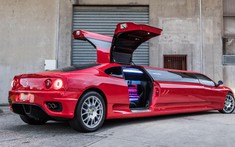 Chiếc Ferrari 360 Modena "Limo" 2003 đặc biệt này đang được rao bán giá 6,59 tỷ đồng