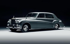 Chiếc Rolls-Royce Phantom V 59 tuổi được biến thành xe chạy điện với giá cao vút