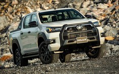 Ngang giá bán, liệu rằng Toyota Hilux 2020 với nhiều nâng cấp mới có đủ để “cân sức ngang tài” cùng Ford Ranger?