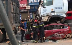 Vụ xe container đè nát ô tô con khiến 3 người tử vong, tài xế khai do buồn ngủ