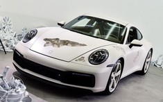 Chiếc Porsche 911 2020 mới tinh này đã bị "phá hoại thân vỏ nhân danh nghệ thuật"