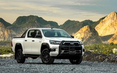 Toyota Hilux 2020 bất ngờ ra mắt sớm hơn dự kiến, giá tăng cao nhất 35 triệu đồng nhưng nâng cấp nhiều trang bị