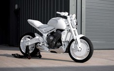 Triumph bất ngờ tiết lộ xe mô tô mới đậm chất tân hoài cổ mang tên Triumph Trident