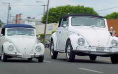 Kinh ngạc trước chiếc Volkswagen Beetle độ mang kích thước to lớn như Hummer