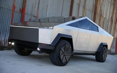 Chiếc Tesla Cybertruck nhái cực ấn tượng này thực chất là Ford F-150 Raptor