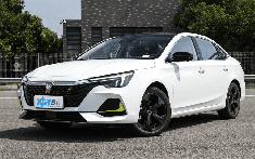 Roewe i6 Max - Sedan dáng vẻ bảnh bao, nội thất công nghệ cao ra mắt với giá 372 triệu đồng