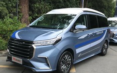 Maxus RG20 - Xe van cắm trại tiện ích với hệ thống tắm vòi hoa sen ở ngoài