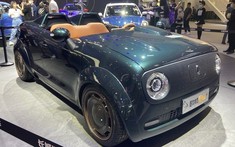 ORA Black Cat Speedster - Mẫu xe điện 2 chỗ với thiết kế táo bạo, loại bỏ cả nóc, cửa sổ và kính chắn gió