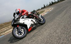 Aprilia đang phát triển mẫu Sport bike RS400 để đối đầu với Yamaha R3, KTM RC390?