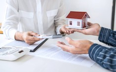 Chuốc đủ rắc rối khi mua nhà vì tiếc tiền hoa hồng cho môi giới