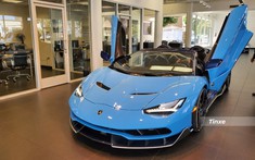 Doanh nhân Việt "xem mắt" siêu phẩm Lamborghini Centenario Roadster chỉ có 20 xe trên thế giới