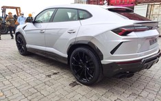 Siêu SUV Lamborghini Urus tiếp tục cập bến Việt Nam với màu sơn độc
