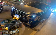 Hà Nội: Mercedes-Benz S400 và Mazda CX hư hỏng nặng sau va chạm với Honda SH trên cầu vượt