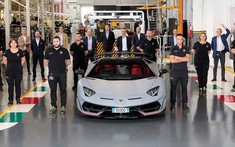 Lamborghini kỷ niệm chiếc Aventador thứ 10.000, xe thuộc sở hữu của đạ gia Thái Lan