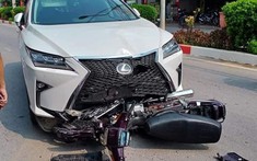 Dân mạng xôn xao hình ảnh Lexus RX hư hỏng nặng sau va quẹt với Honda Dream