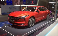 Sedan cỡ trung Bestune B70 chính thức trình làng với thiết kế "sexy" và trợ lý ảo trong xe