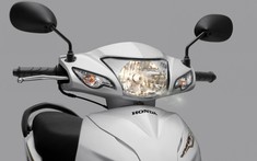 Honda Việt Nam giới thiệu xe số "quốc dân" Wave Alpha phiên bản mới tích hợp tính năng tự bật đèn pha