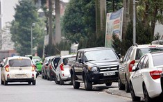 Đỗ ô tô trên vỉa hè có bị phạt không? Nếu có thì bị phạt bao nhiêu?