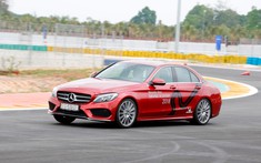 Trải nghiệm xe Mercedes-Benz, lại còn được đào tạo kỹ năng lái xe nâng cao, tại sao không?