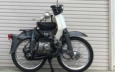 Đây là chiếc Honda Cub đáng yêu nhất thế giới, nhưng được trang bị đến 2 động cơ