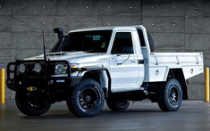 Chiếc Toyota Land Cruiser 1979 này được độ thành bán tải để chuẩn bị đi vòng quanh nước Úc