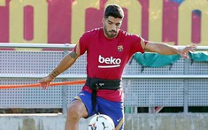 Barca muốn đày Suarez trên khán đài