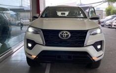 Toyota Fortuner 2020 bất ngờ đổ bộ đại lý sát ngày ra mắt, sẵn sàng lên sàn chào khách Việt