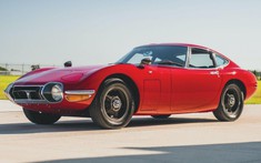 Chiếc Toyota 2000GT 1967 cực hiếm này vừa được bán đấu giá 21,1 tỷ đồng