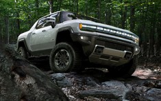 GMC Hummer EV 2022 - siêu bán tải với công suất 1.000 mã lực, có chế độ "đi ngang như cua" - trình làng