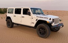 Kỳ lạ chiếc bán tải Jeep Gladiator được biến đổi thành SUV Wrangler 3 hàng ghế