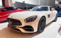 Chính thức có mặt trong Nam, Mercedes-AMG GT Roadster khoe dáng cùng dàn siêu xe "khủng"