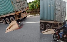 Video: Tông xe máy vào đuôi xe container đang dừng đỗ bên đường, 1 người tử vong tại chỗ