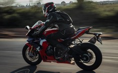 Đánh giá Honda CBR1000RR-R Fireblade SP: Siêu mô tô bạc tỷ "đa nhân cách"!