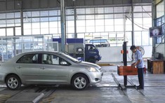 Hơn 21.000 ô tô tại Việt Nam đứng trước nguy cơ “treo bánh” vì bị chặn đăng kiểm
