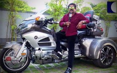 Người đàn ông dùng xe Honda Gold Wing độ 3 bánh tiền tỷ đi chợ mua rau khiến nhiều người hiếu kỳ