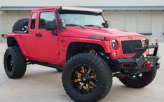 Lạ mắt chiếc Jeep Wrangler độ thành bán tải, lắp động cơ V8 Hemi đang được rao bán giá 2,29 tỷ đồng