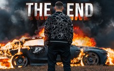 Phẫn nộ vì đại lý không chịu sửa xe, YouTuber người Nga quyết định "hỏa thiêu" chiếc Mercedes-AMG GT 63 S