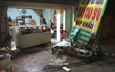 Bình Dương: Va chạm với ô tô tải, đôi nam nữ đi xe máy lao vào cửa hàng bao cao su, 1 người tử vong