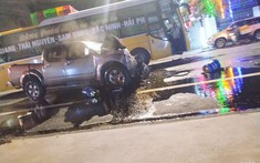 Video: Xe bán tải Nissan Navara chạy lấn làn đường, tông trực diện ô tô khách tại Hà Giang