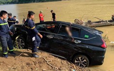 Thanh Hóa: Ô tô 7 chỗ Mitsubishi Xpander lao xuống sông Mã, 3 người đàn ông tử vong
