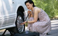 Hướng dẫn cách thay lốp xe ô tô dễ dàng, nhanh chóng