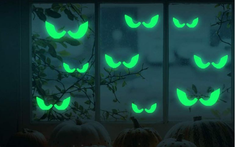 Trang trí cửa sổ Halloween với những mẫu decal cực chất